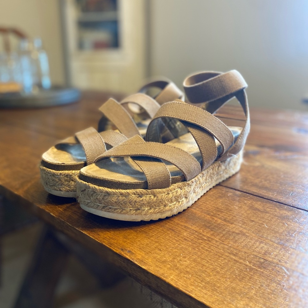 True Craft espadrille platform sandal